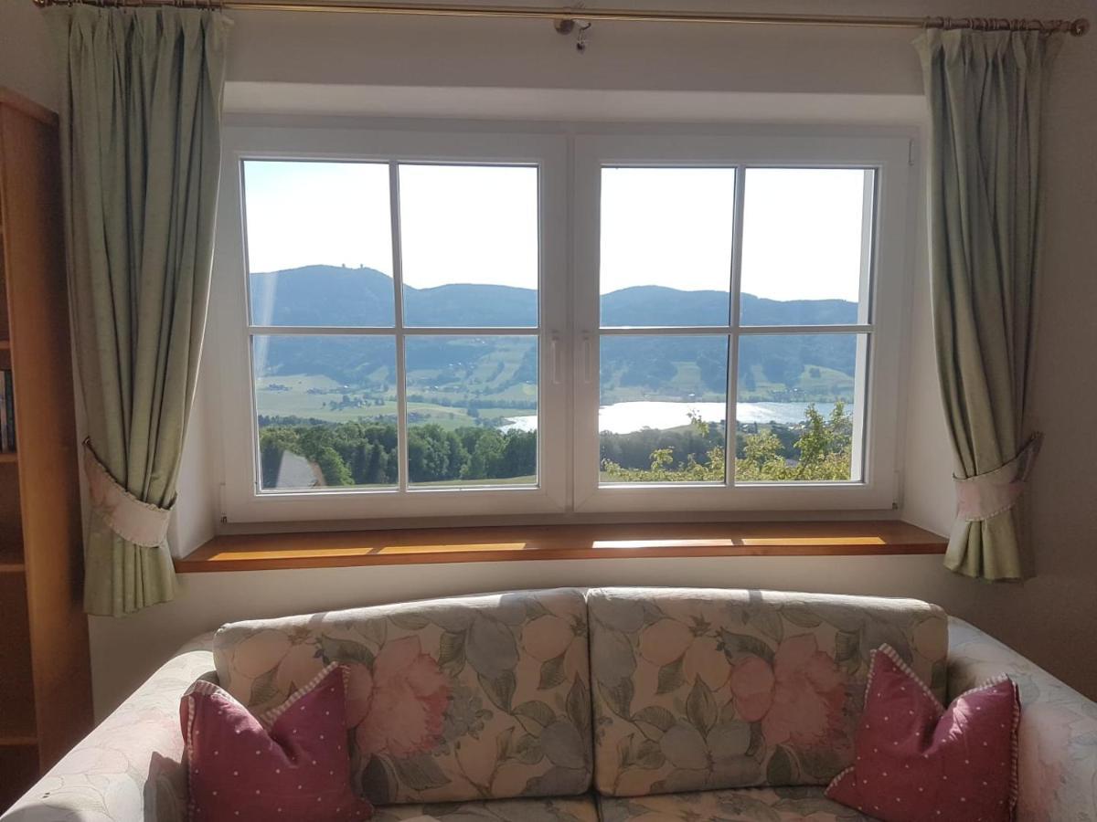 Wunderschoene Ferienwohnung Mit Seeblick Zell am Moos Exterior foto