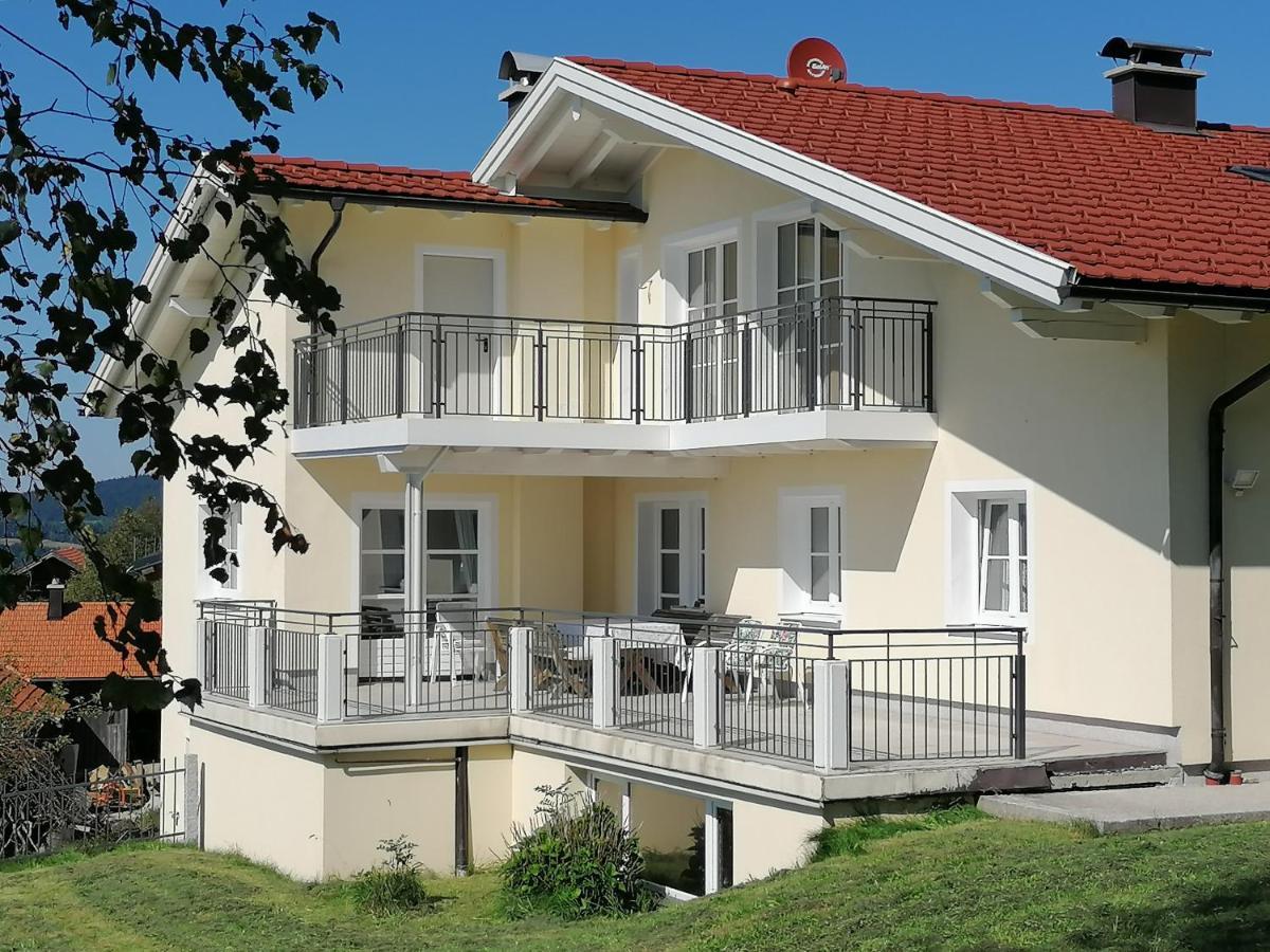 Wunderschoene Ferienwohnung Mit Seeblick Zell am Moos Exterior foto